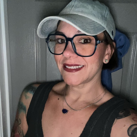 Meet your Posher, Rachel - Picture 1 of 1